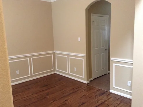 $2,155 | 1052 Shadow Glenn Drive, Conroe, TX 77301