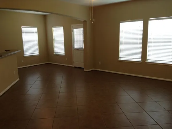 $2,155 | 1052 Shadow Glenn Drive, Conroe, TX 77301