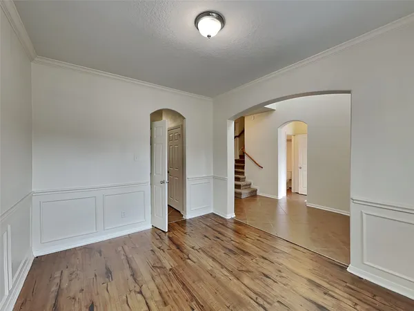 $2,155 | 1052 Shadow Glenn Drive, Conroe, TX 77301