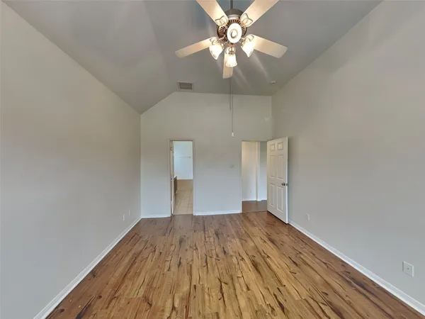 $2,155 | 1052 Shadow Glenn Drive, Conroe, TX 77301