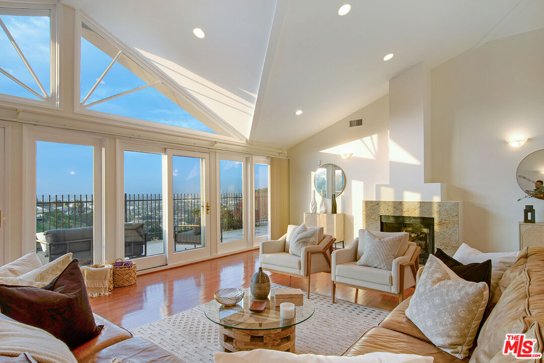 4433 Don Felipe Drive, Los Angeles, CA 90008 Compass