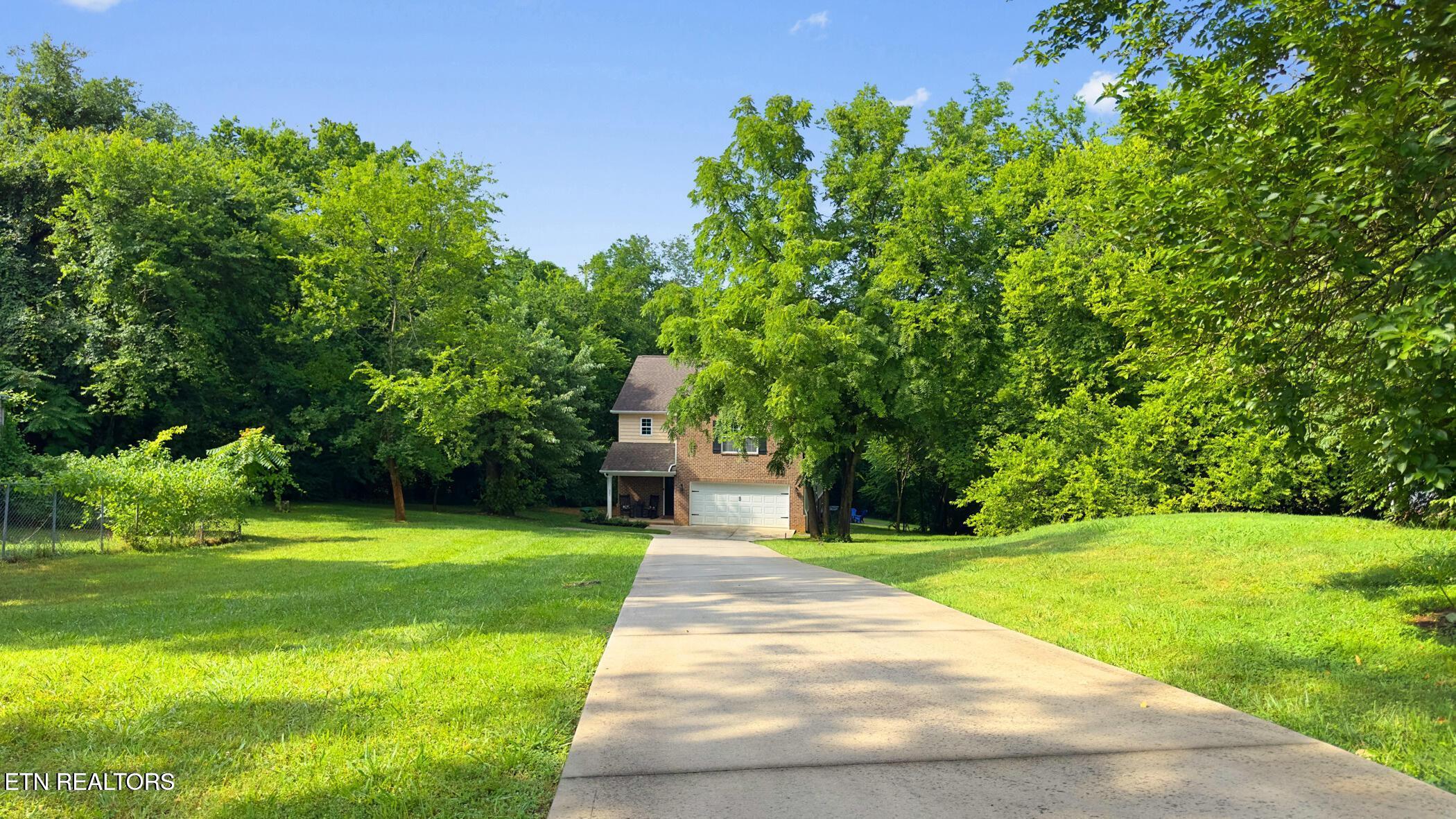 327 Brown School Road Maryville, TN 37804 - Photo 3 of 54 20250707150811127398000000-o