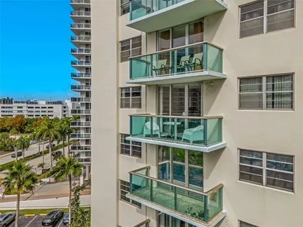 $489,000 | 3801 South Ocean Drive, Unit 7V, Hollywood, FL 33019