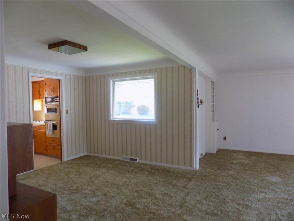 17631 Libby Road Maple Heights, OH 44137 - Photo 3 of 16 Gallery Image 3