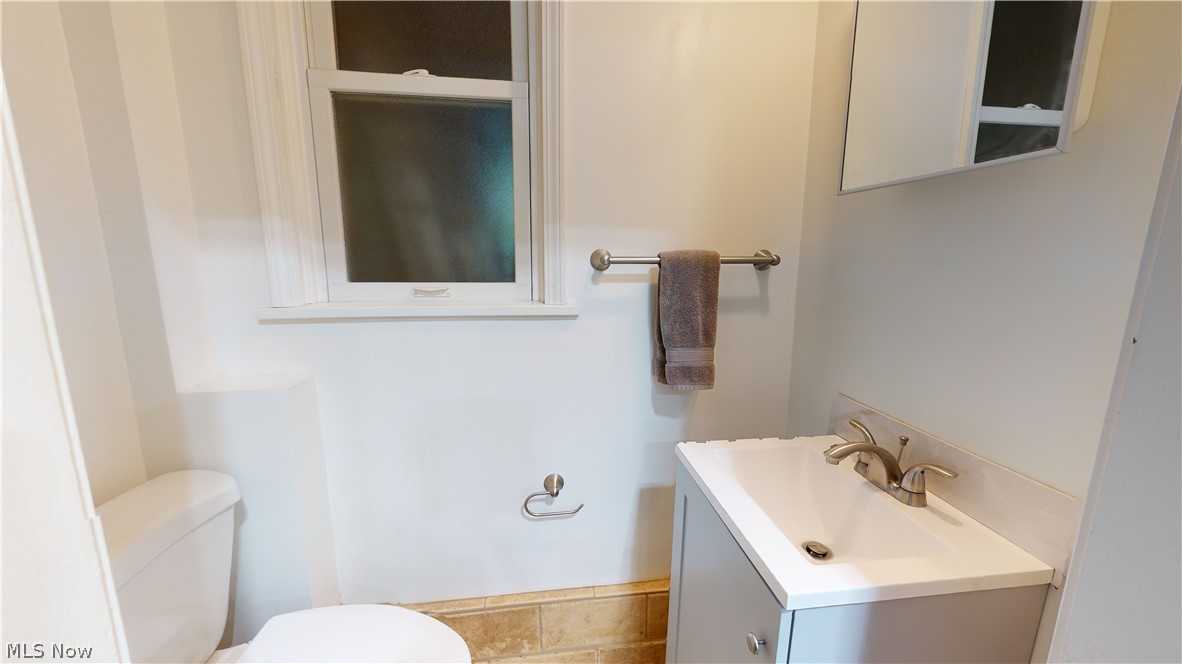 4449 Lander Road Chagrin Falls, OH 44022 - Photo 26 of 31 Half Bath located within the 2 car attached garage