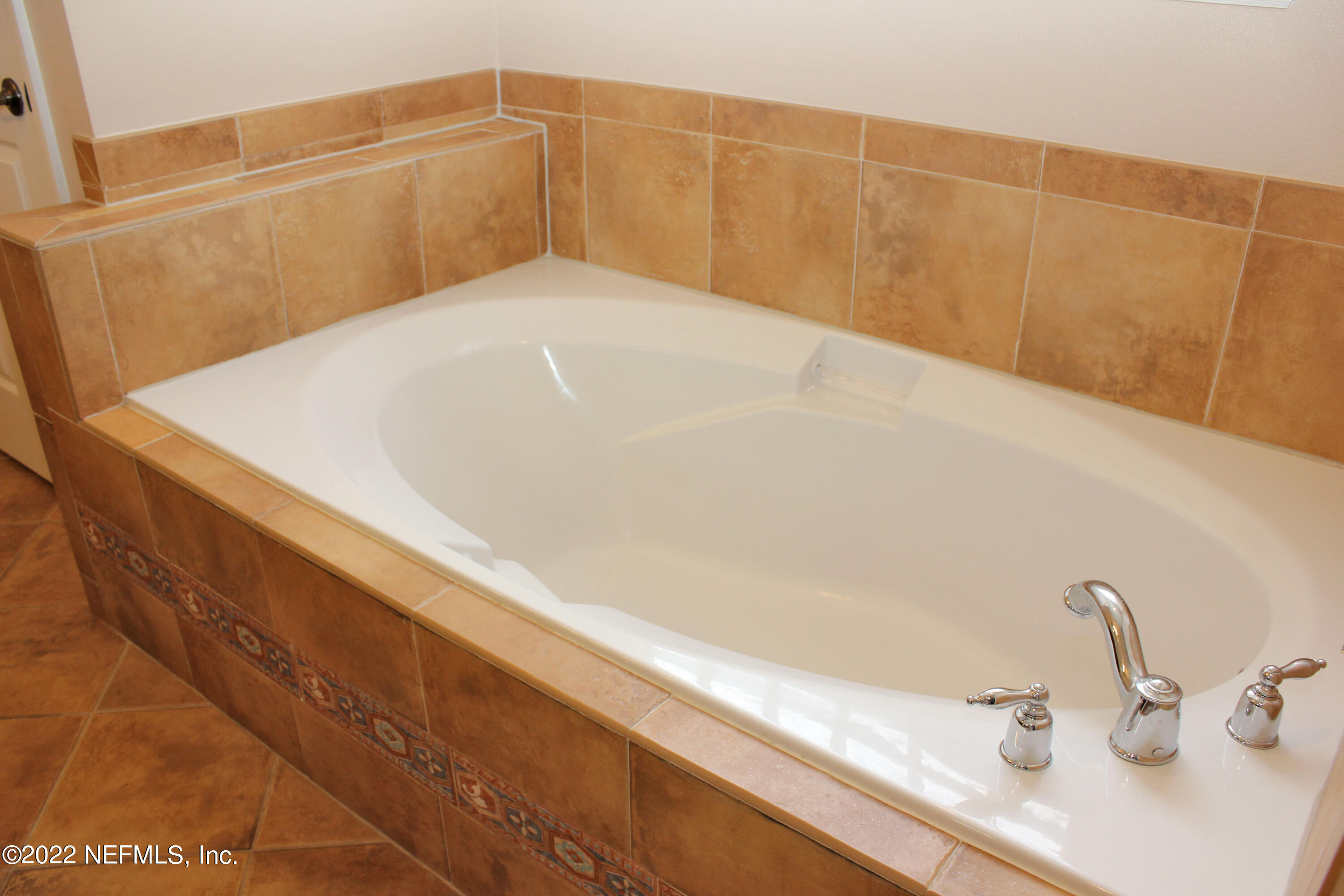 3156 East Banister Road St. Augustine, FL 32092 - Photo 22 of 45 Master Tub