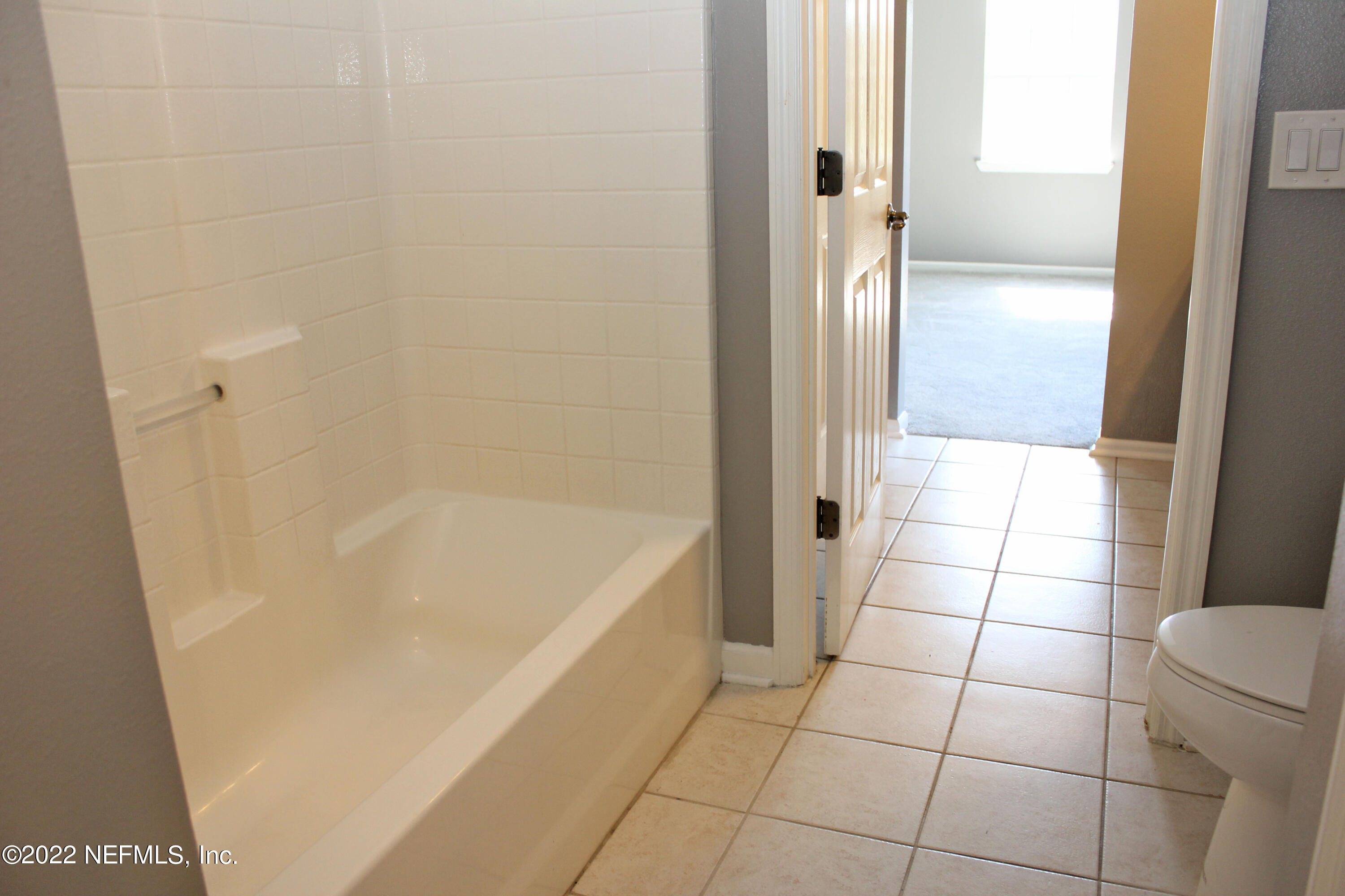 3156 East Banister Road St. Augustine, FL 32092 - Photo 35 of 45 Jack & Jill Tub