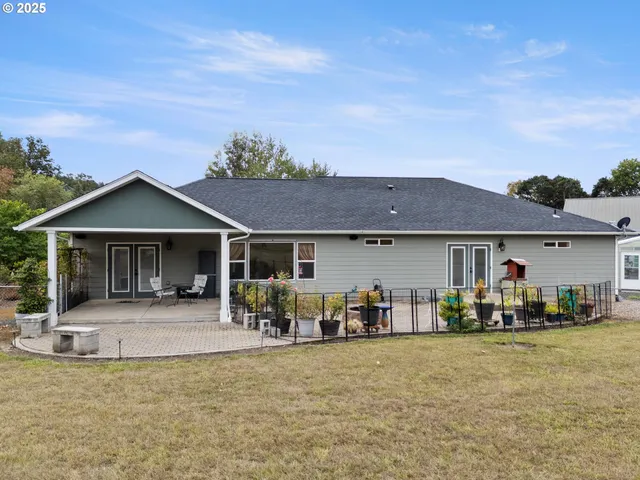$860,000 | 4321 Happy Valley Road, Roseburg, OR 97471