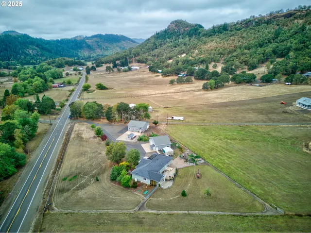 $860,000 | 4321 Happy Valley Road, Roseburg, OR 97471