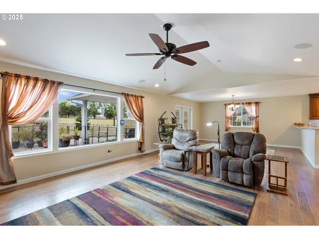 $860,000 | 4321 Happy Valley Road, Roseburg, OR 97471