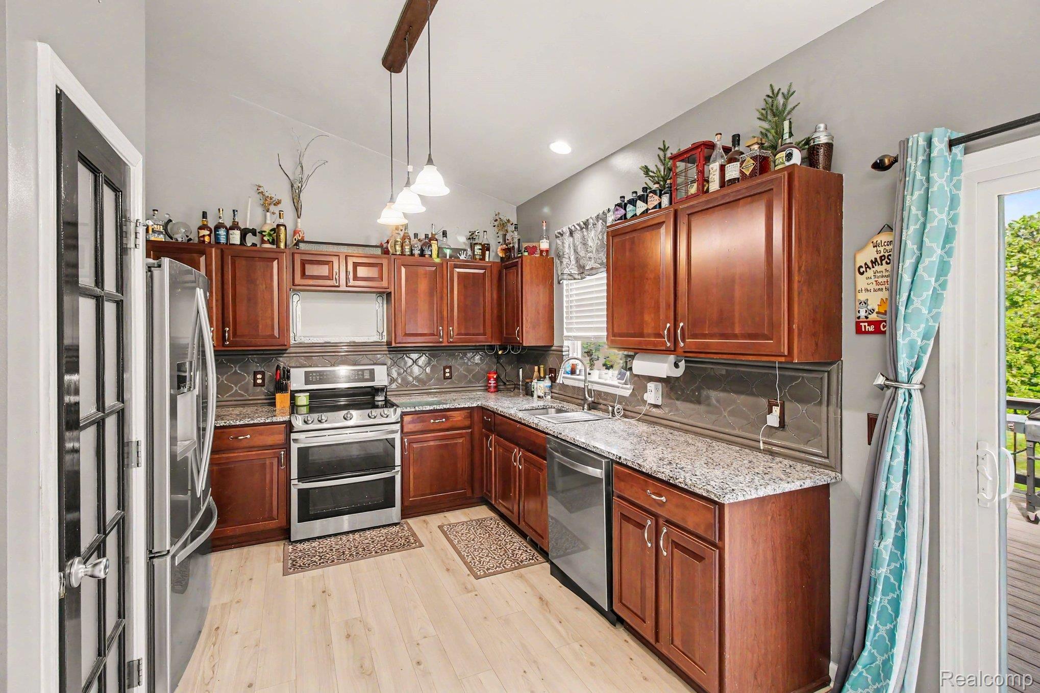 956 Callaway Court Howell, MI 48843 - Photo 9 of 35 009_file_2072.jpg