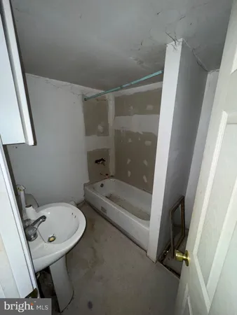 $195,000 | 362 Oak Hill Road, Moorefield, WV 26836