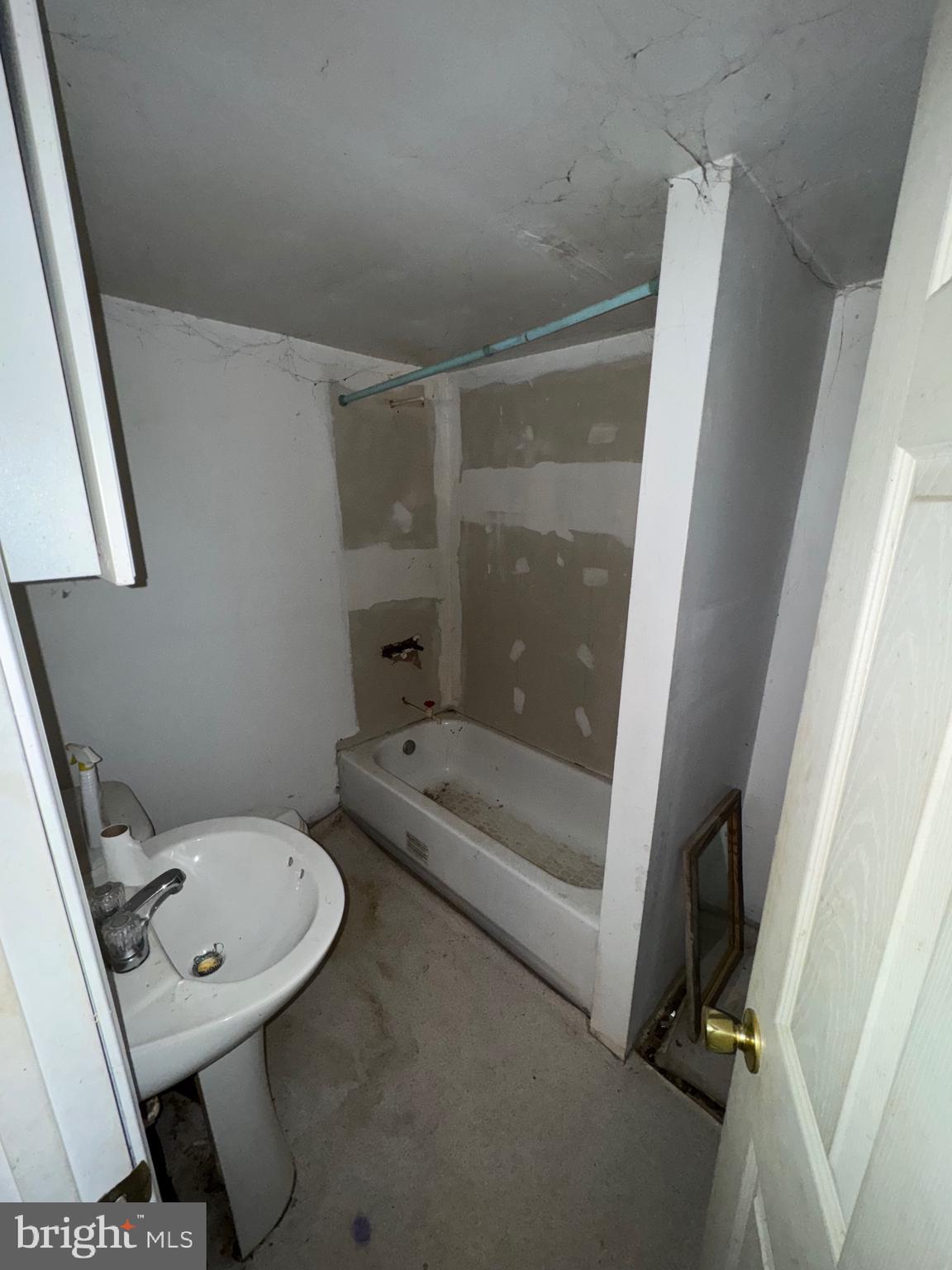 362 Oak Hill Road Moorefield, WV 26836 - Photo 118 of 132 a bathroom with a sink and a mirror