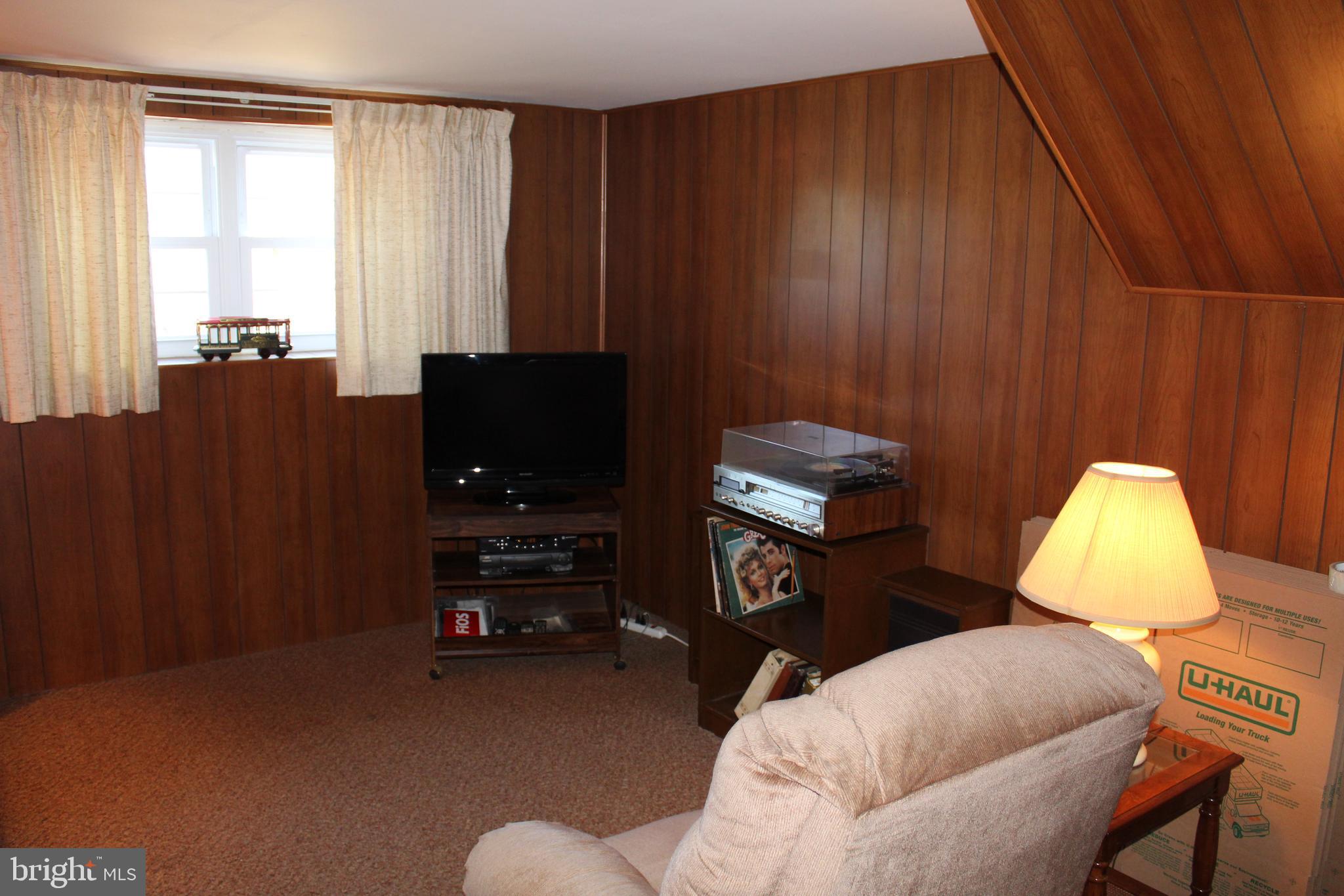 902 Mearns Road Warminster, PA 18974 - Photo 11 of 24 family Room