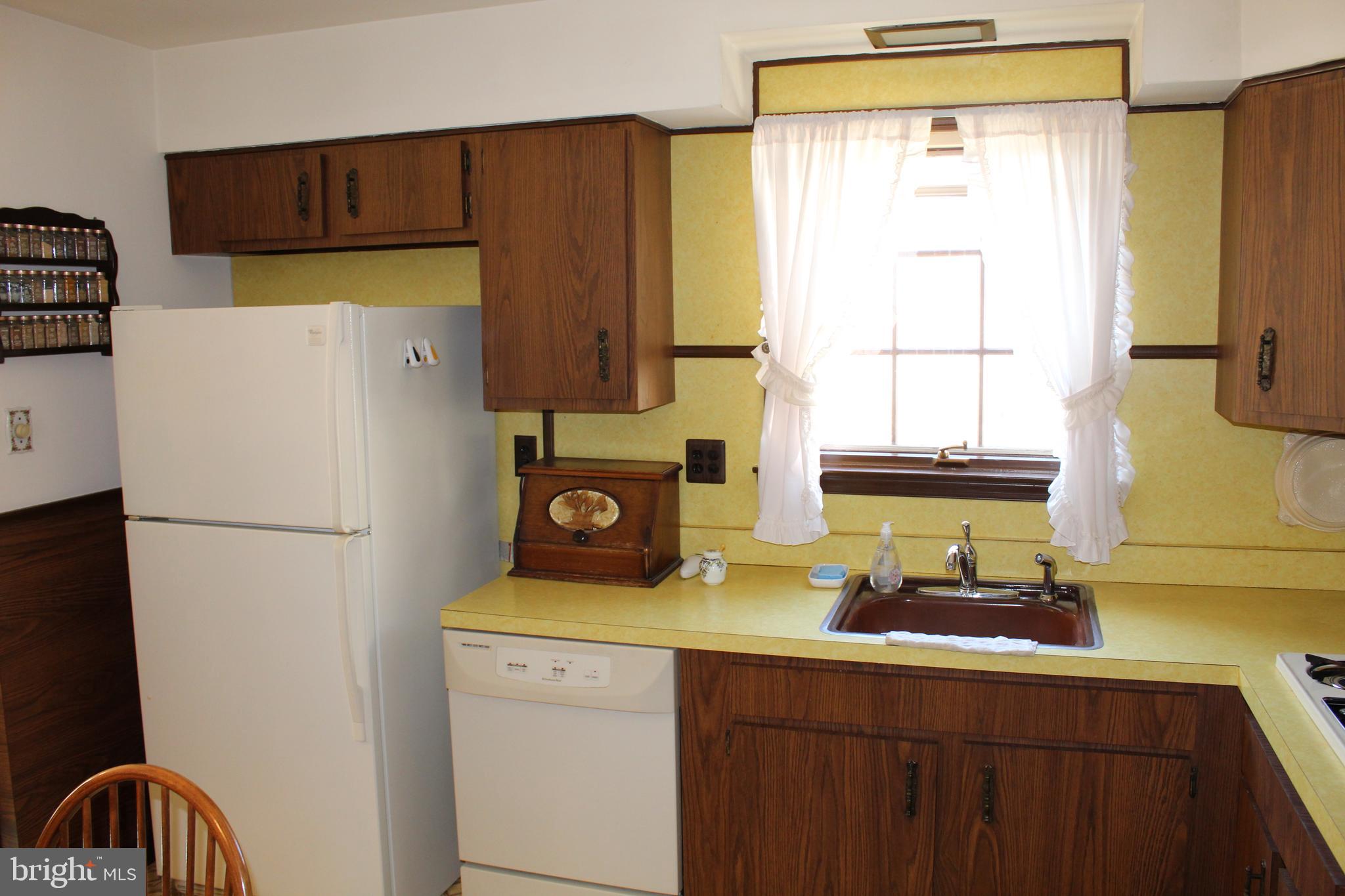 902 Mearns Road Warminster, PA 18974 - Photo 9 of 24 Eat in Kitchen