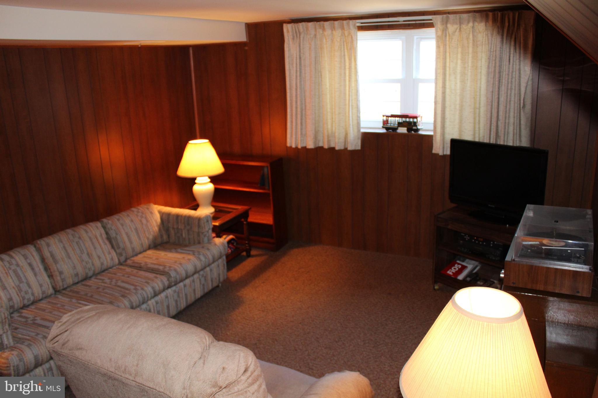 902 Mearns Road Warminster, PA 18974 - Photo 10 of 24 Family Room