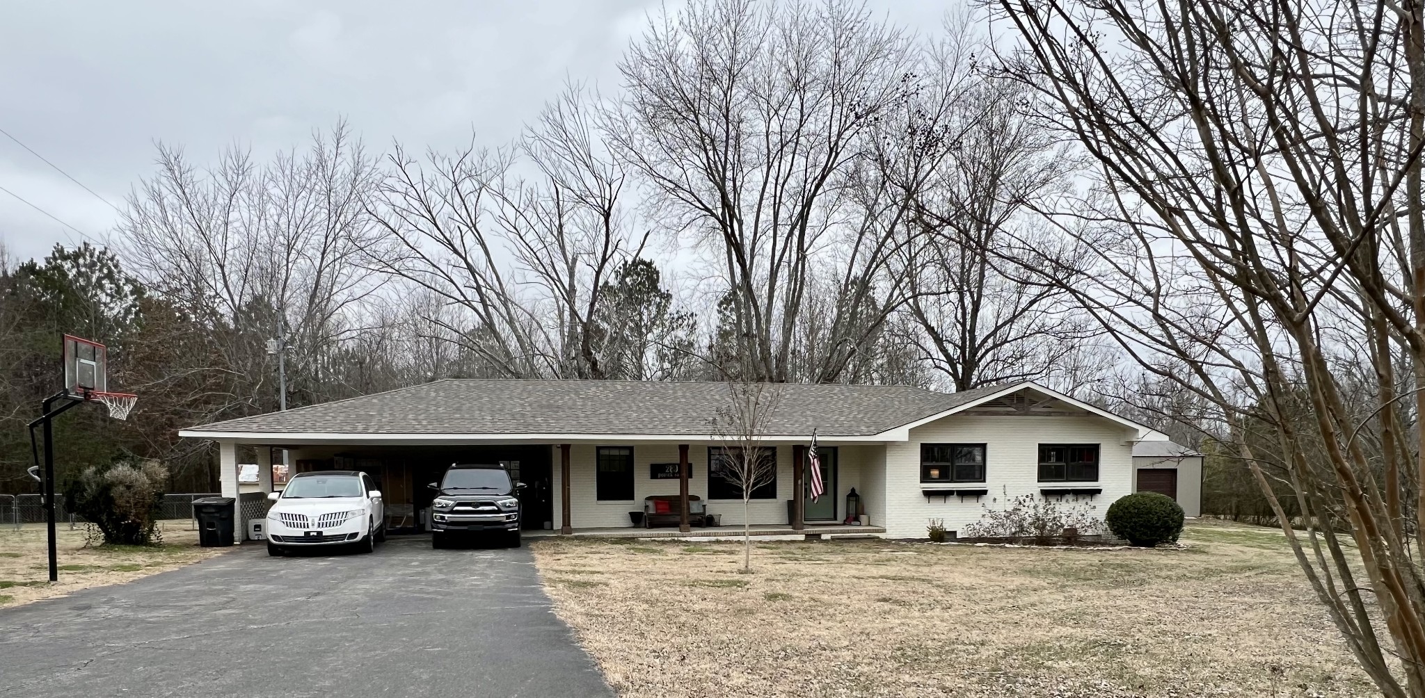 289 Patrick Road Fayetteville, TN 37334 - Photo 1 of 20 a view of a car park in front of house