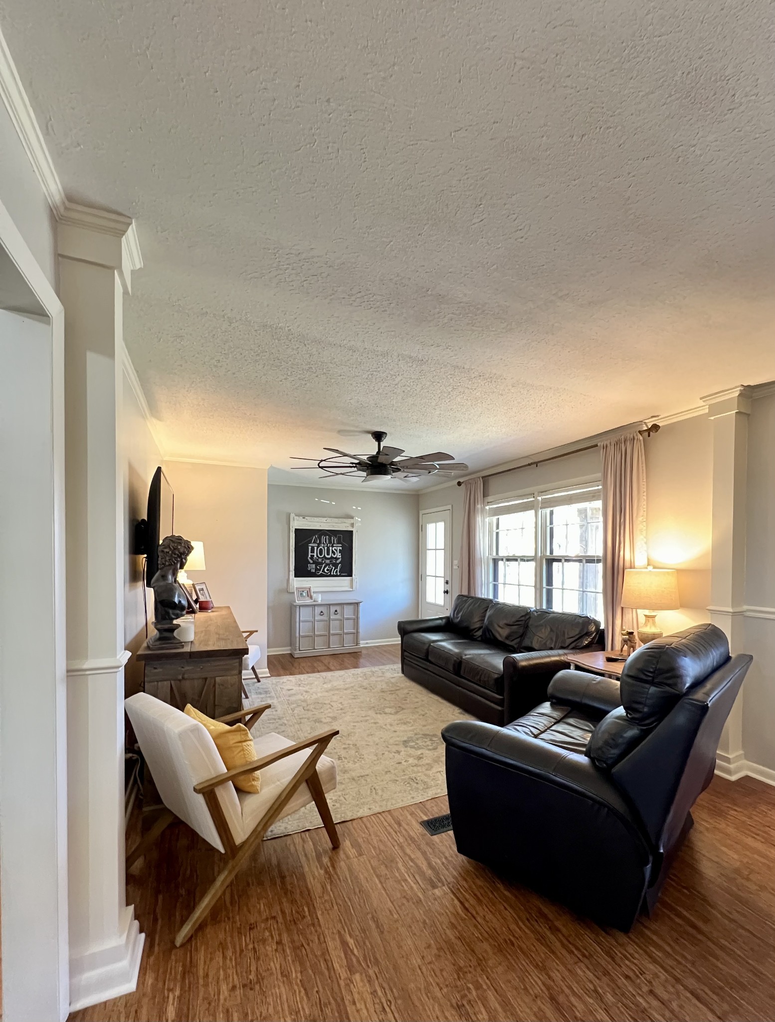 289 Patrick Road Fayetteville, TN 37334 - Photo 4 of 20 a living room with furniture