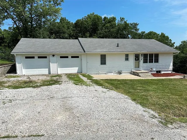 $269,900 | 400 Beverly Avenue, Excelsior Springs, MO 64024