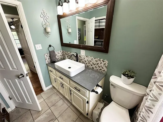 $269,900 | 400 Beverly Avenue, Excelsior Springs, MO 64024