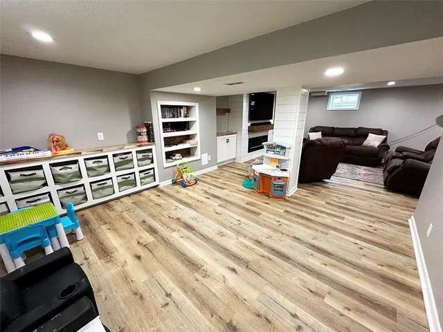 $269,900 | 400 Beverly Avenue, Excelsior Springs, MO 64024