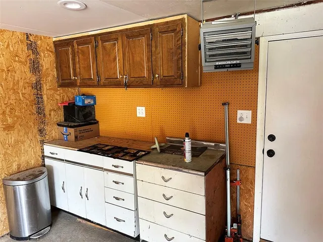 $269,900 | 400 Beverly Avenue, Excelsior Springs, MO 64024