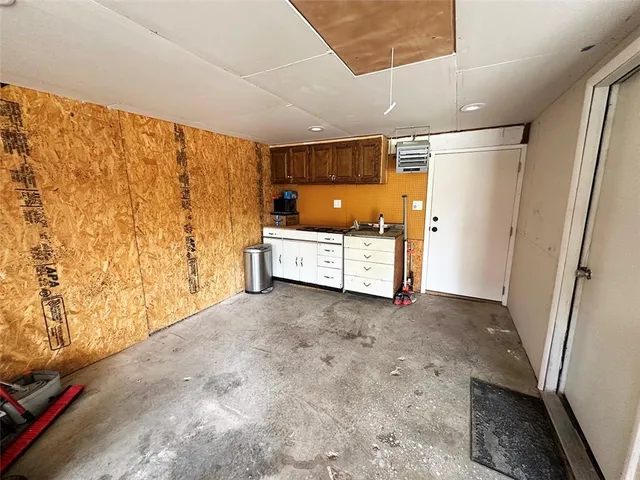 $269,900 | 400 Beverly Avenue, Excelsior Springs, MO 64024