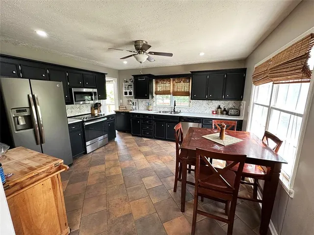 $269,900 | 400 Beverly Avenue, Excelsior Springs, MO 64024