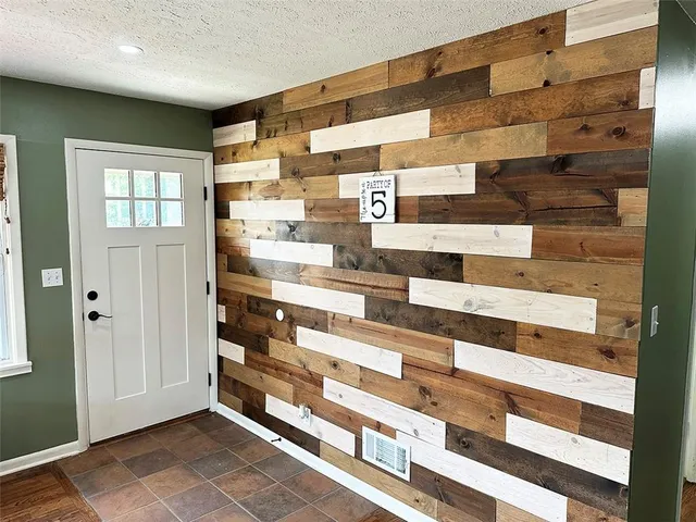 $269,900 | 400 Beverly Avenue, Excelsior Springs, MO 64024