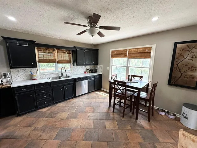 $269,900 | 400 Beverly Avenue, Excelsior Springs, MO 64024