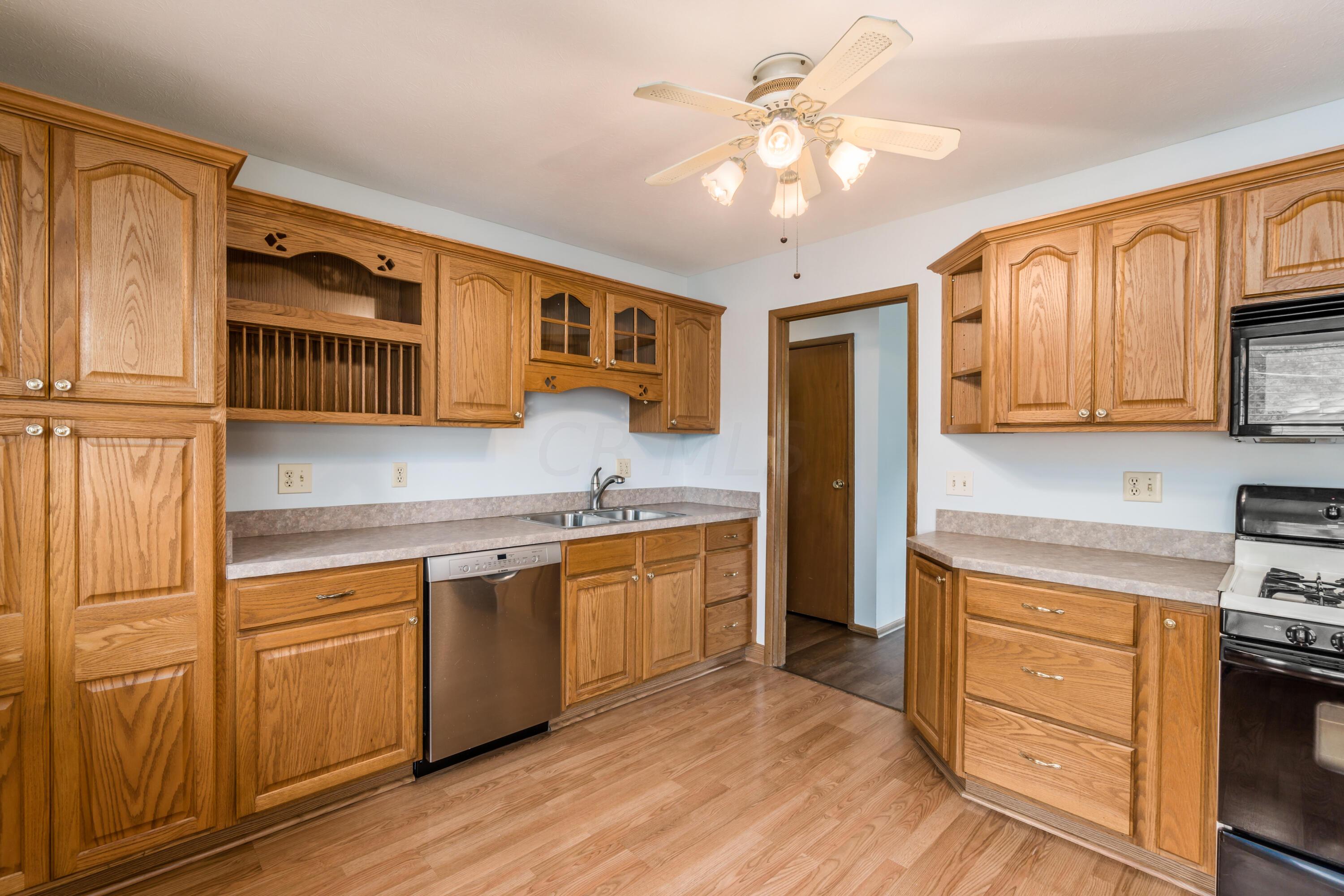 252 Dunchurch Road Columbus, OH 43230 - Photo 10 of 37 S_-_252_Dunchurch_Rd_-_015