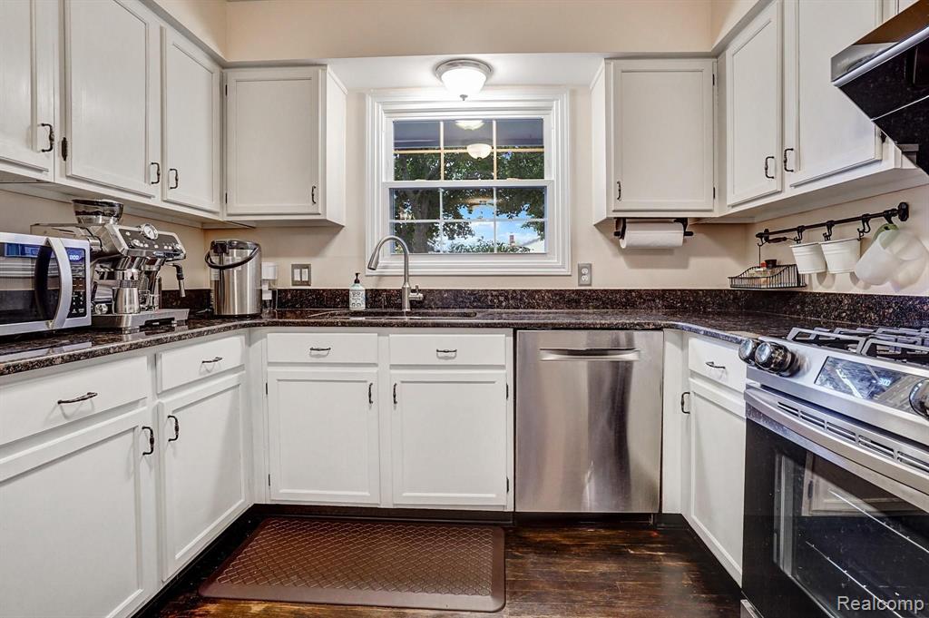 1440 Fawn Court Rochester Hills, MI 48309 - Photo 8 of 24