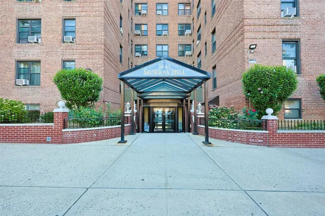 $298,000 | 38-15 149th Street, Unit 1G | Murray Hill - Flushing