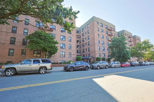 $298,000 | 38-15 149th Street, Unit 1G | Murray Hill - Flushing
