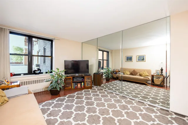 $298,000 | 38-15 149th Street, Unit 1G | Murray Hill - Flushing