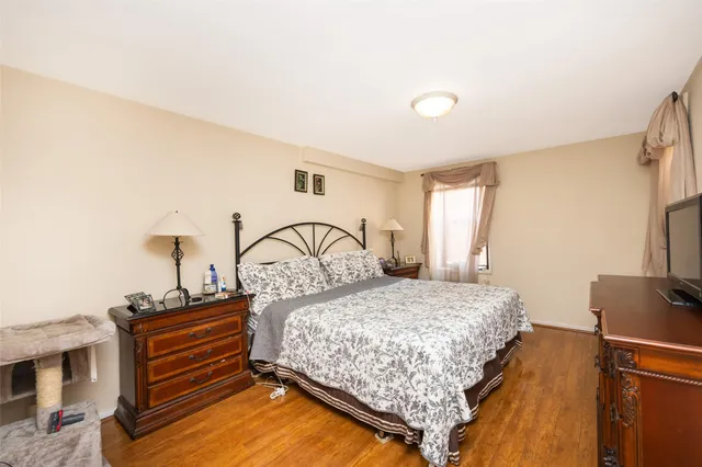 $298,000 | 38-15 149th Street, Unit 1G | Murray Hill - Flushing