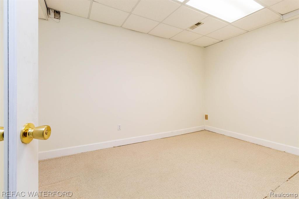 2024 Lakeside Road Troy, MI 48085 - Photo 46 of 62 Gallery Image 46