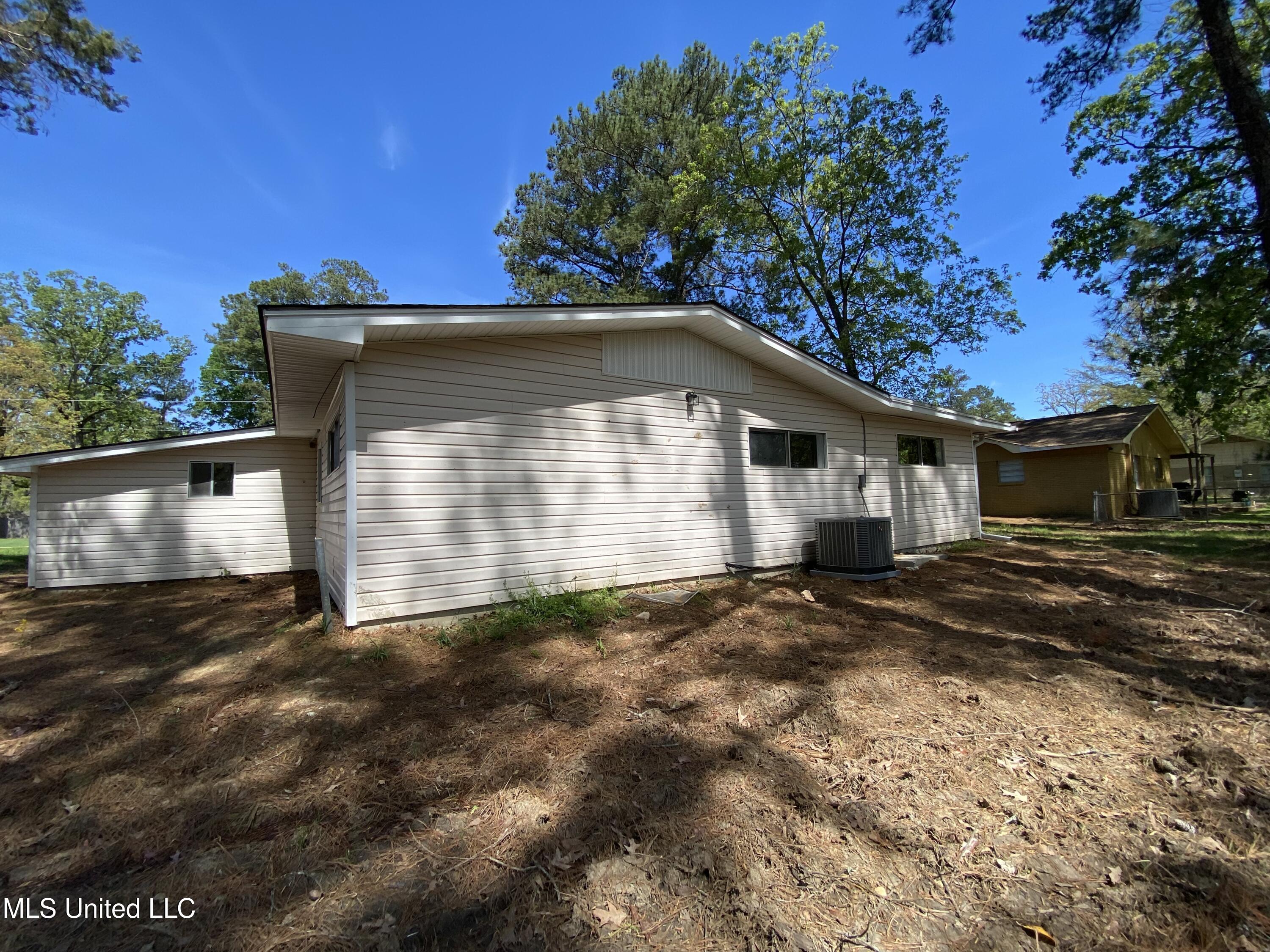 523 Sardis Street Pearl, MS 39208 - Photo 14 of 14 Photo Mar 14 2023, 1 27 13 PM