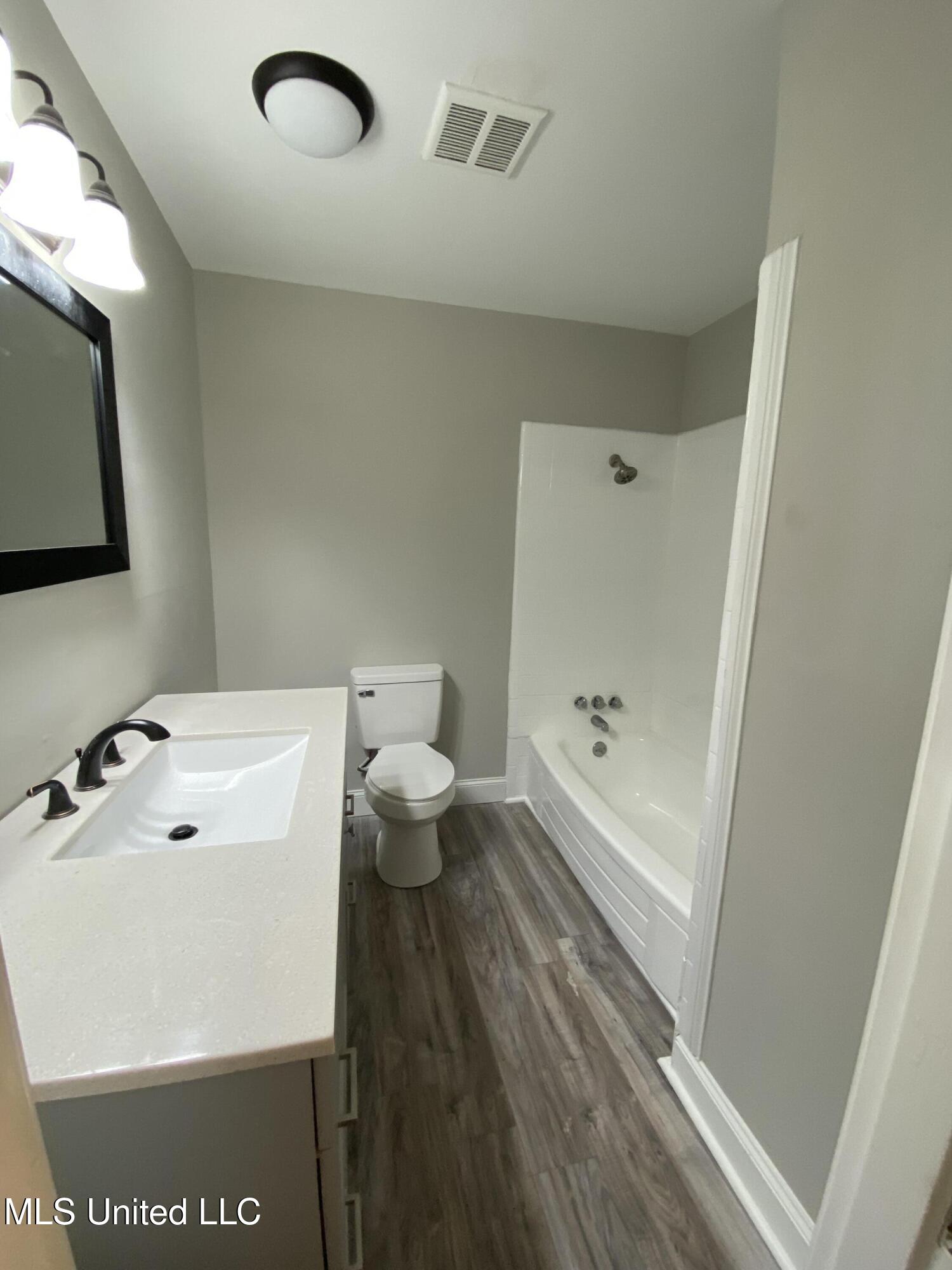 523 Sardis Street Pearl, MS 39208 - Photo 9 of 14 Photo Mar 14 2023, 1 22 35 PM