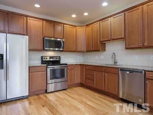 11232 Maplecroft Court Raleigh, NC 27617 - Photo 9 of 25 Gallery Image 9