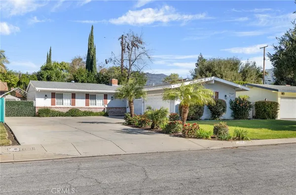 $3,900 | 925 East Walnut Avenue, Glendora, CA 91741