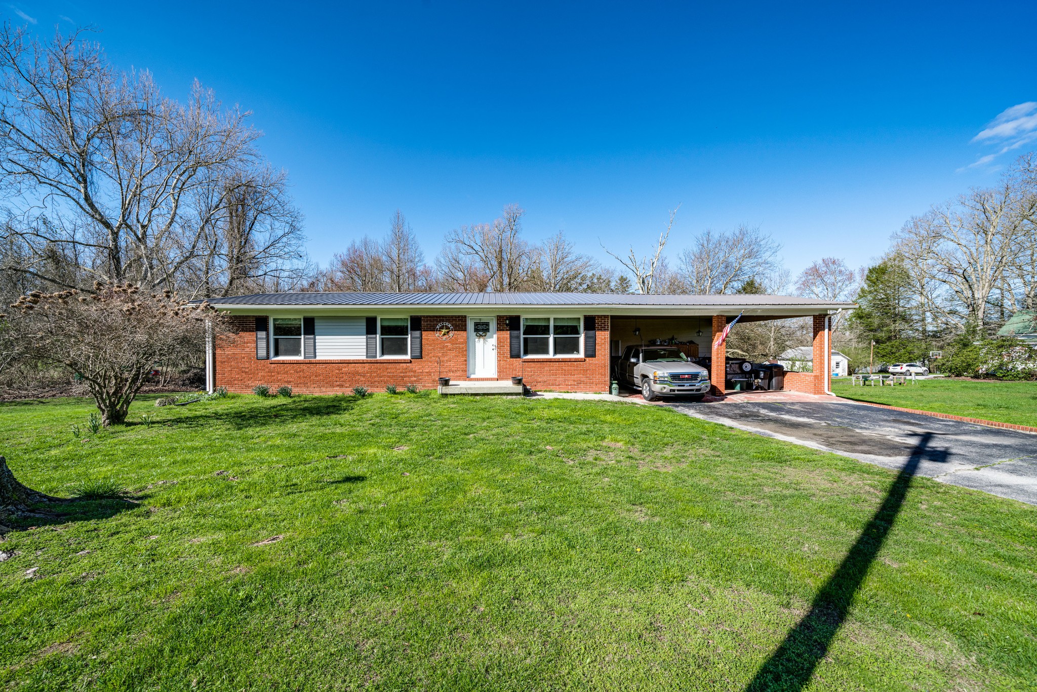 2423 Baseline Road Allardt, TN 38556 - Photo 1 of 38 Gallery Image 1