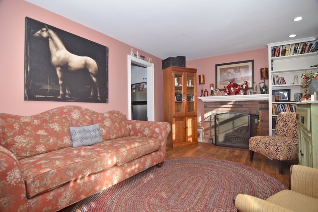 9 Munroe Drive Plainville, MA 02762 - Photo 17 of 28