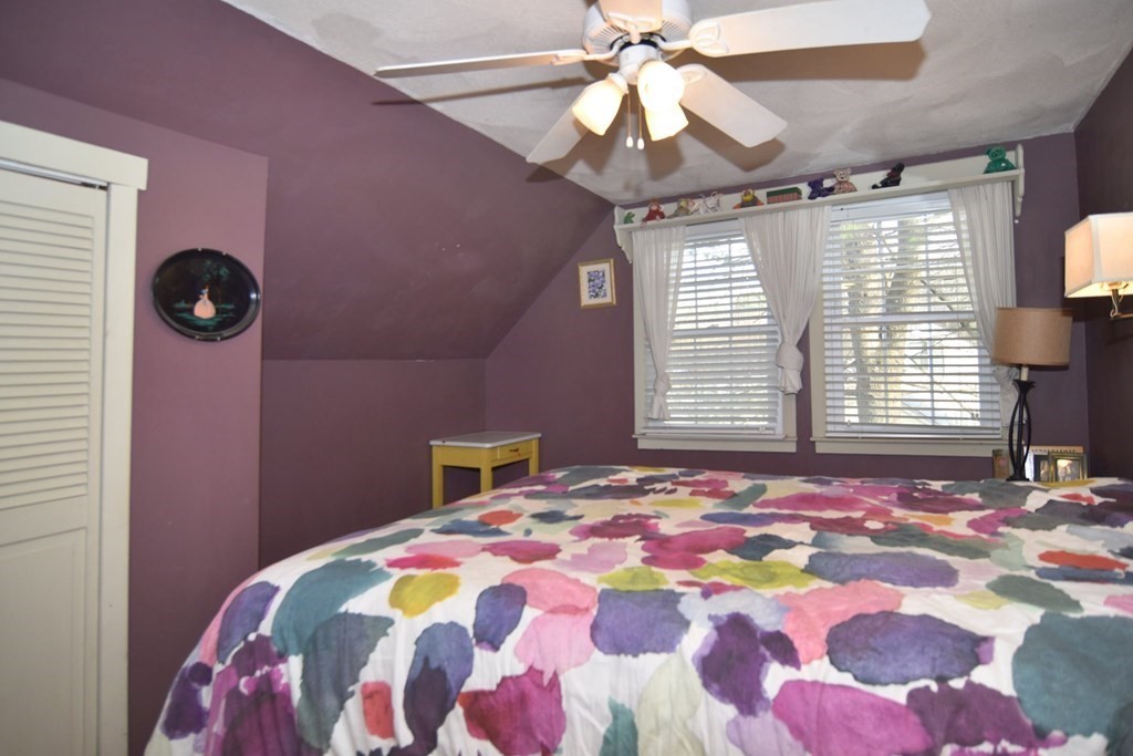 9 Munroe Drive Plainville, MA 02762 - Photo 25 of 28