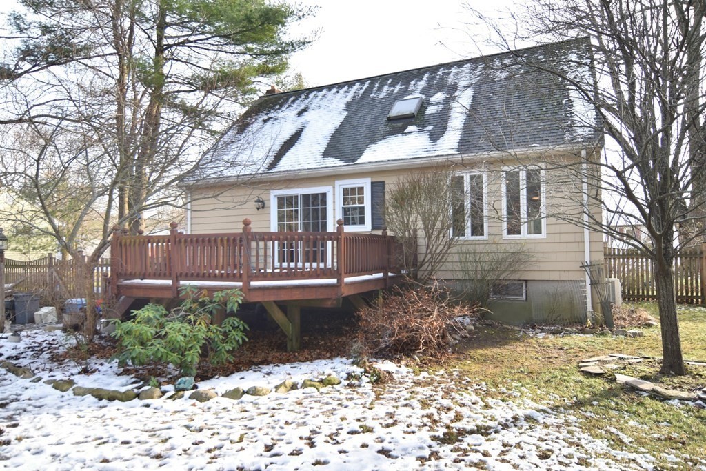 9 Munroe Drive Plainville, MA 02762 - Photo 4 of 28