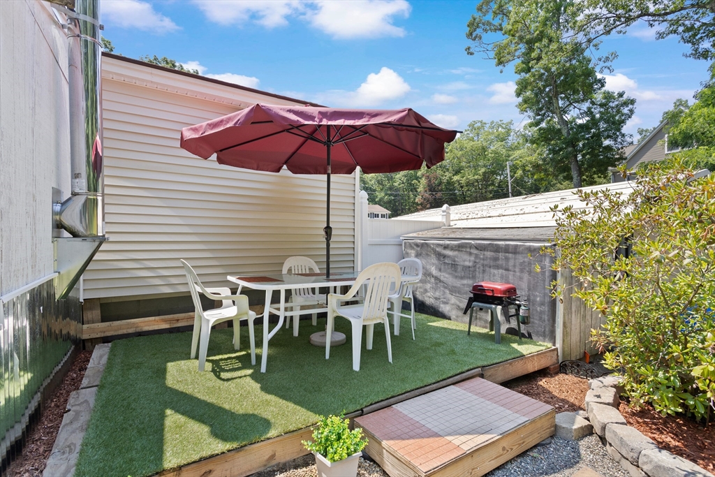 215 Donohue Road Dracut, MA 01826 - Photo 5 of 40