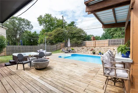 $485,000 | 7740 Chadwick Street, Prairie Village, KS 66208