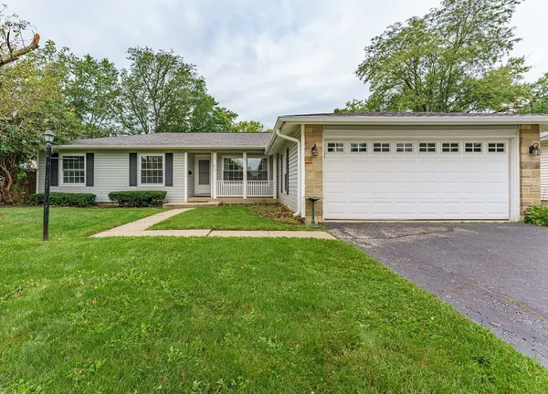 $475,000 | 212 Wellington Avenue, Elk Grove Village, IL 60007