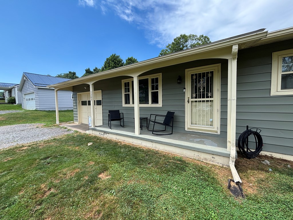 1207 Mercer Road Franklin, PA 16323 - Photo 2 of 21