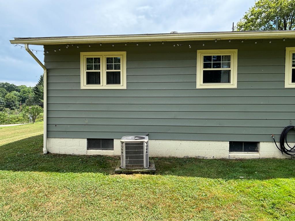 1207 Mercer Road Franklin, PA 16323 - Photo 4 of 21